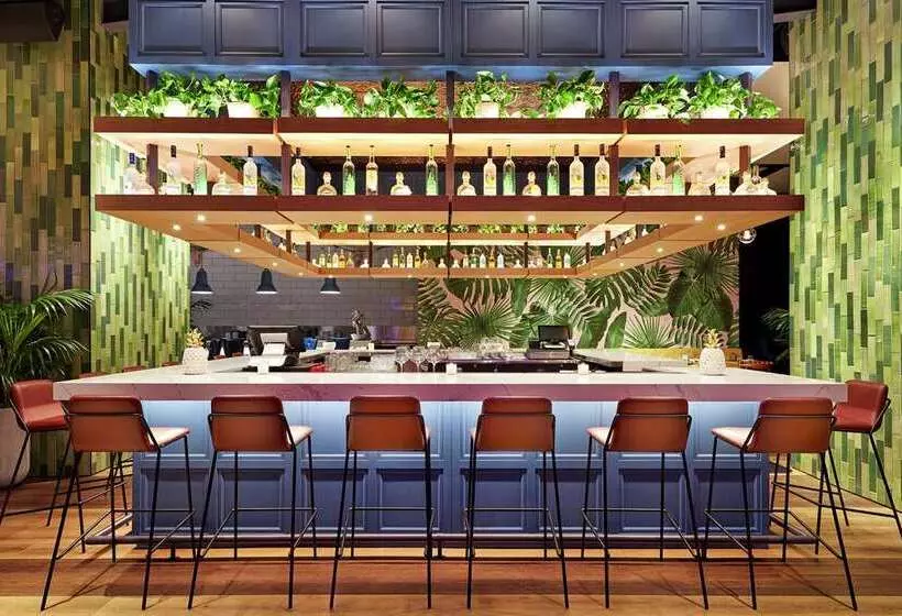 Fotos del hotel The Gabriel Miami Downtown, Curio Collection By Hilton:  25