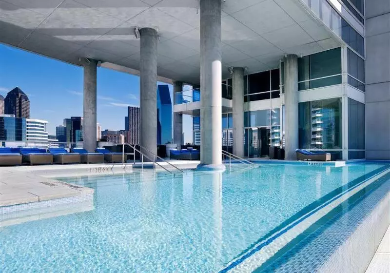 W Dallas – Victory