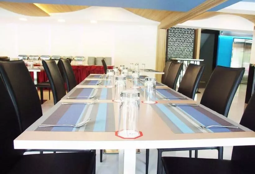 Fotos del hotel Grand Tower Inn Sathorn:  11