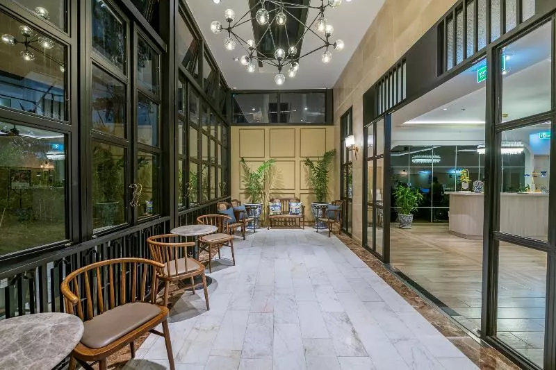 Fotos del hotel Sawaddi Patong Resort & Spa by Tolani:  12