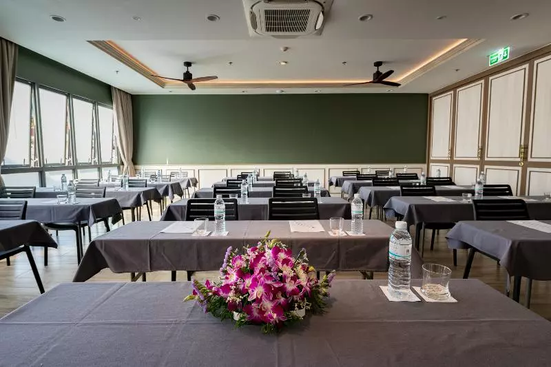 Fotos del hotel Sawaddi Patong Resort & Spa by Tolani:  11