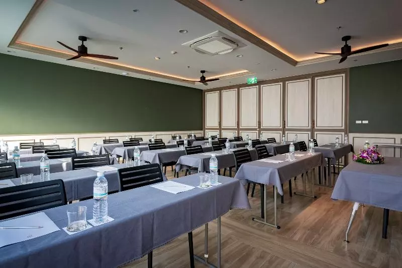 Fotos del hotel Sawaddi Patong Resort & Spa by Tolani:  25