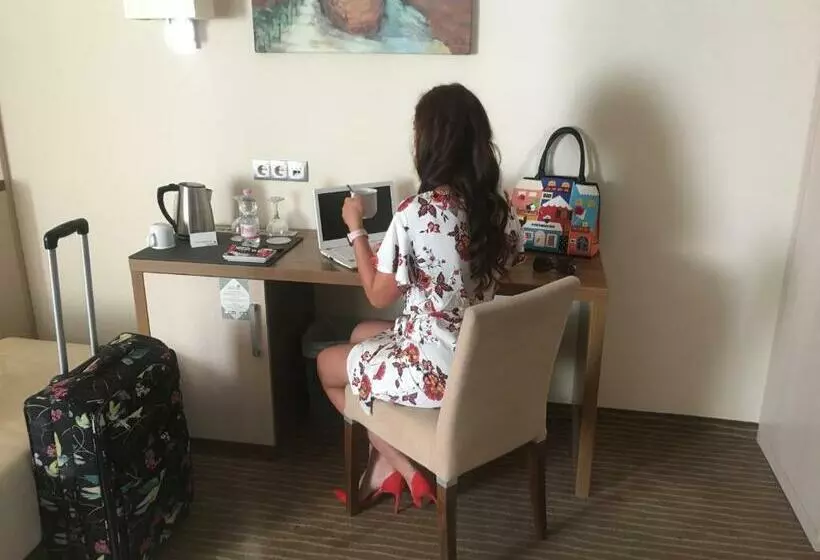 Fotos del hotel Famulus:  8
