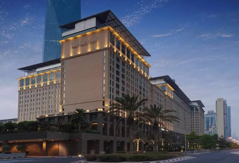 Fotos del hotel The Ritz-carlton, Dubai International Financial Centre:  2