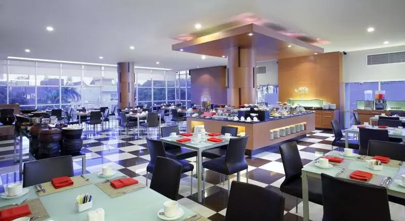 Fotos del hotel Santika Makassar:  13