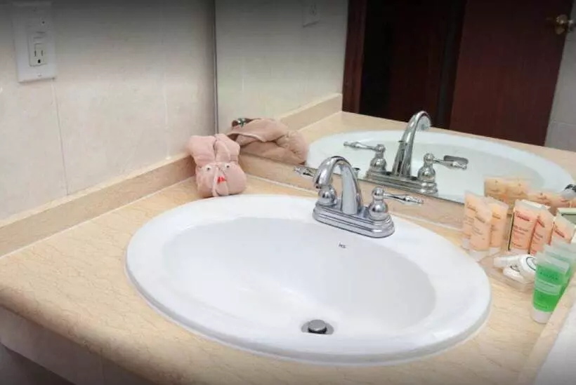 Fotos del hotel Toscana Inn:  16