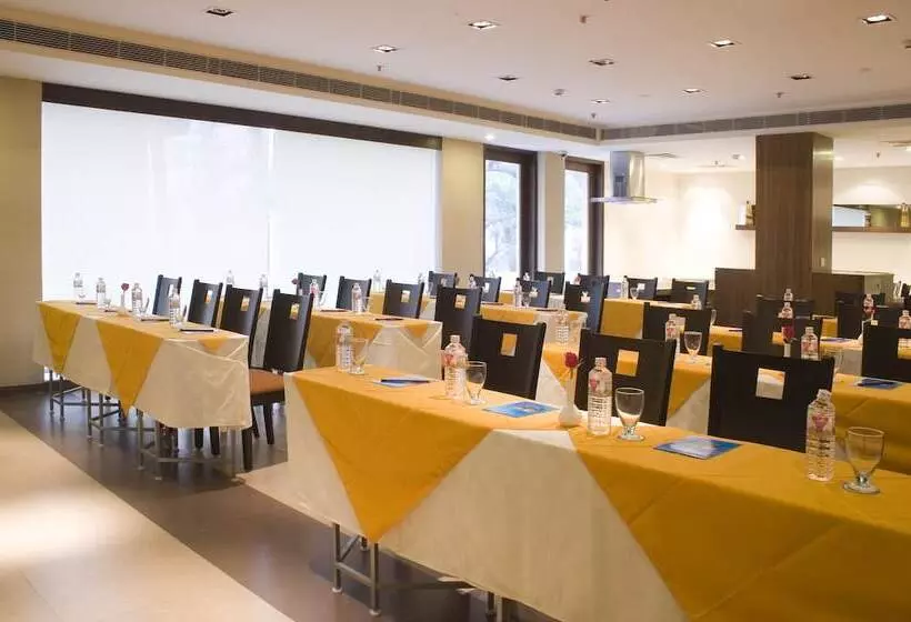 Fotos del hotel Shervani Nehru Place:  16