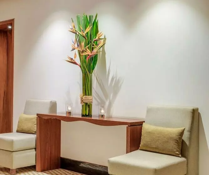 The Manor  A Boutique