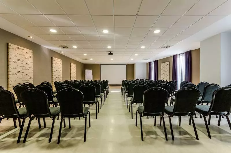 Fotos del hotel Yit Vía Sevilla Mairena:  10