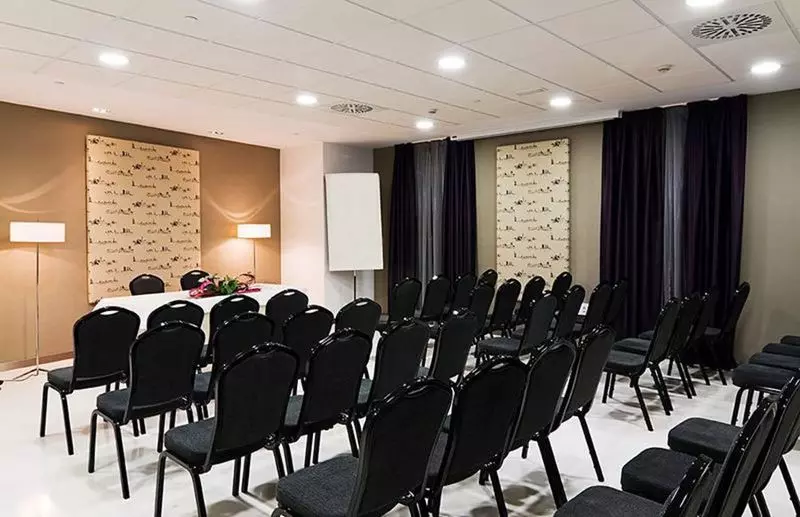 Fotos del hotel Yit Vía Sevilla Mairena:  13