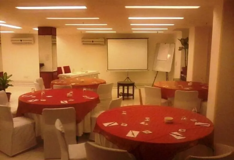 Fotos del hotel Clarks Inn Kailash Colony:  8