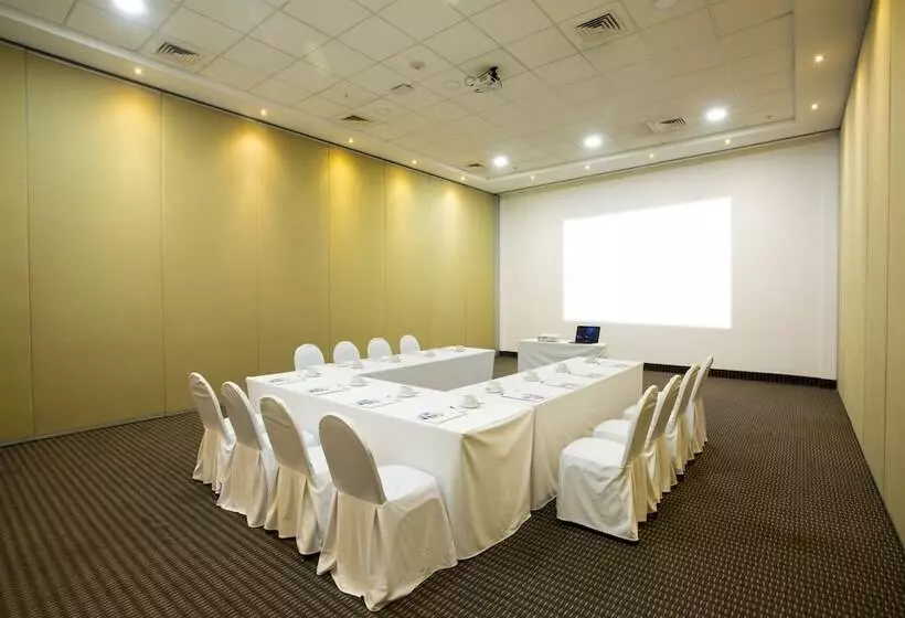 Fotos del hotel Holiday Inn Express Merida, An Ihg:  3