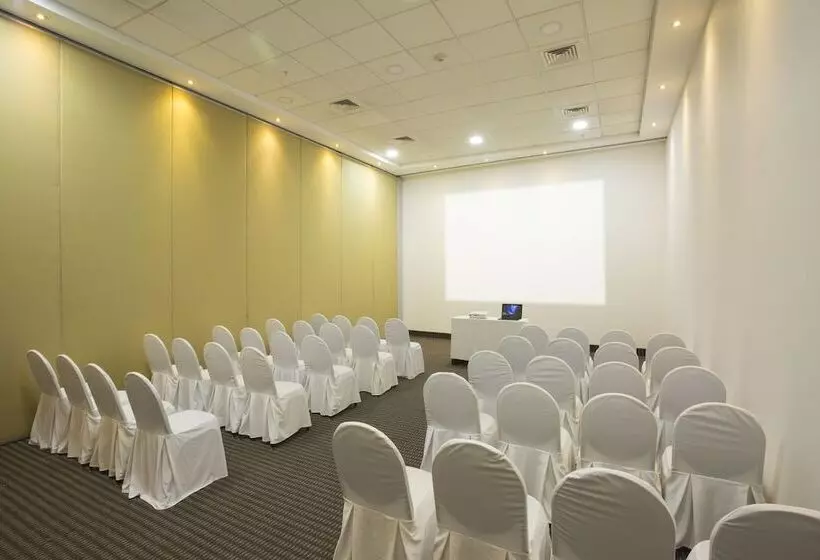 Fotos del hotel Holiday Inn Express Merida, An Ihg:  6