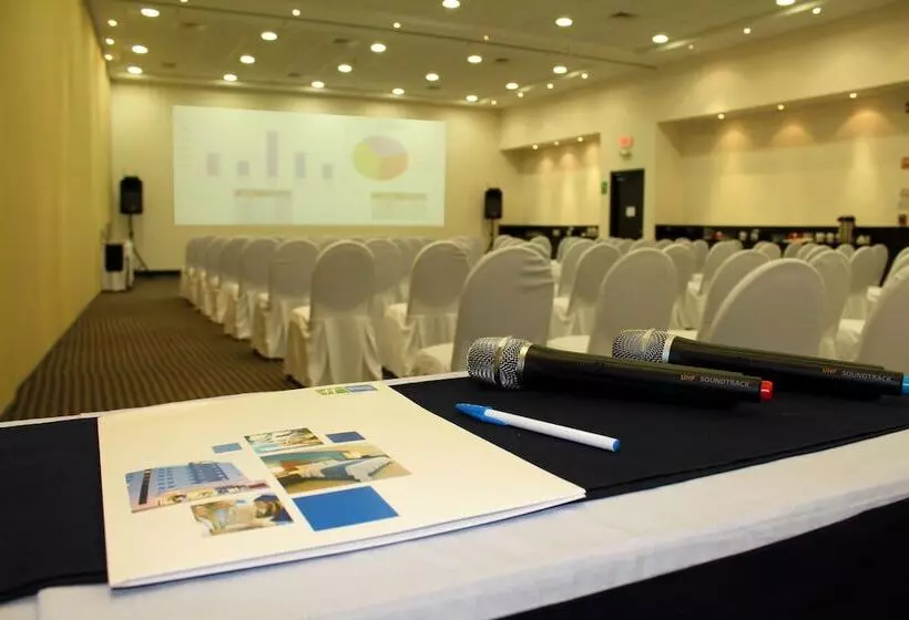 Fotos del hotel Holiday Inn Express Merida, An Ihg:  8