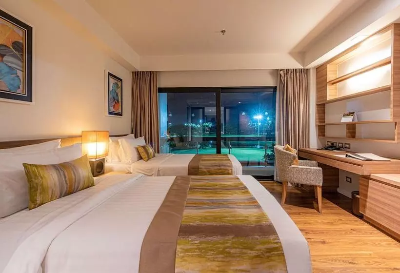 Fotos del hotel Summit Windmill Golf Residence:  2