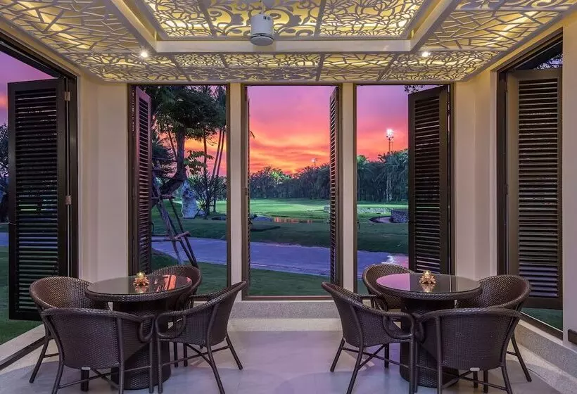 Fotos del hotel Summit Windmill Golf Residence:  17