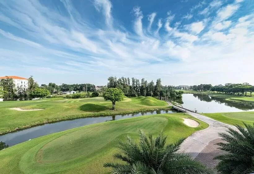 Fotos del hotel Summit Windmill Golf Residence:  15