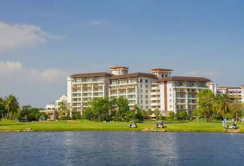 Fotos del hotel Summit Windmill Golf Residence:  6