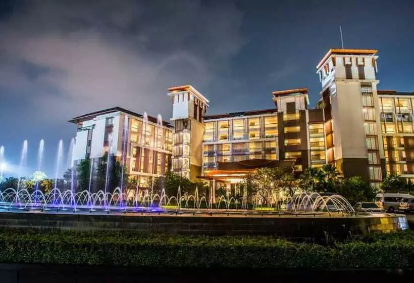 Summit Windmill Golf Residence