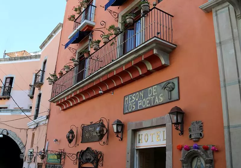 El Mesón De Los Poetas