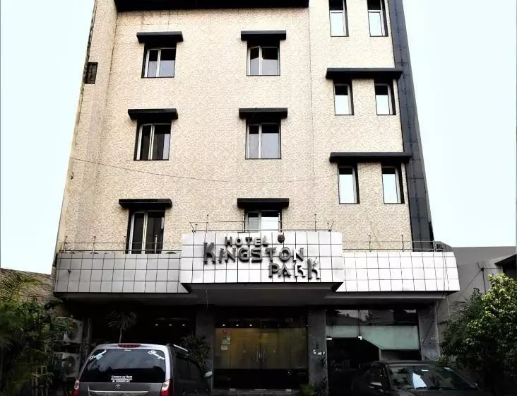 Kingston Park Near Ganga Ram Hospital