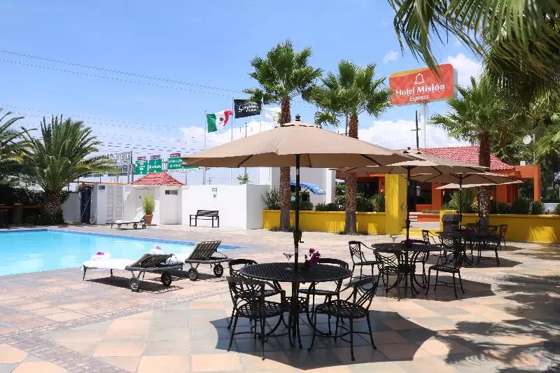Fotos del hotel Mision Express Saltillo:  4