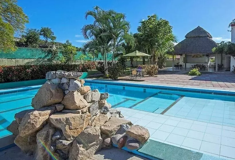 Fotos del hotel Capital O  Parotas:  4