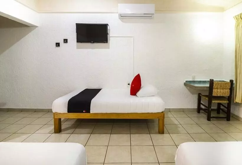 Fotos del hotel Capital O  Parotas:  2