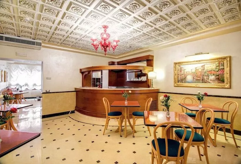 Fotos del hotel Domus Cavanis:  5