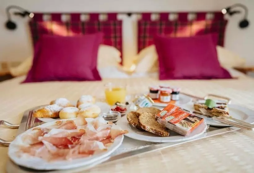 Fotos del hotel Panda Cortina Ricarica Auto Elettriche:  2