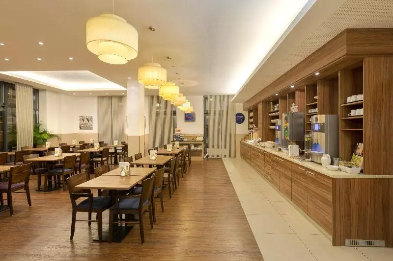 Fotos del hotel Premier Inn Frankfurt City Hauptbahnhof Hotel:  19