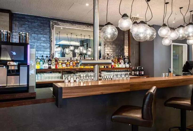 Fotos del hotel Premier Inn Frankfurt City Hauptbahnhof Hotel:  4