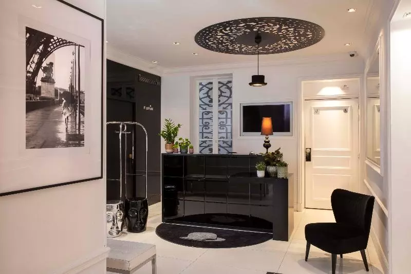 Fotos del hotel First Hotel Paris  Tour Eiffel:  3