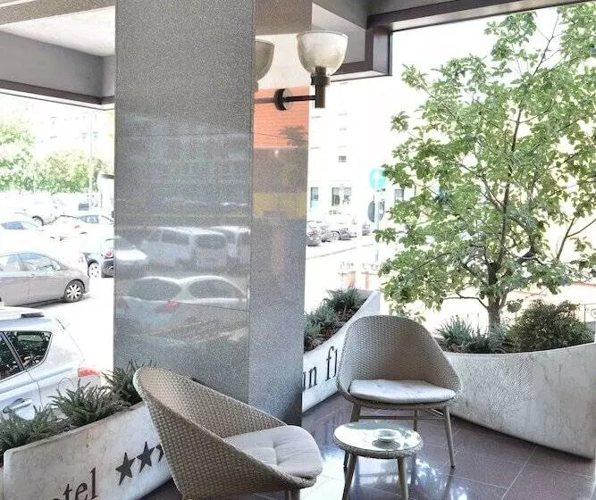 Fotos del hotel Sunflower:  24