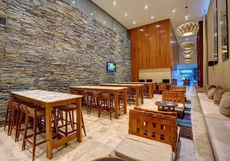 Fotos del hotel Aspen Square:  6