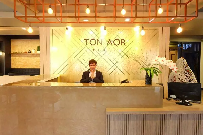 Ton Aor Place