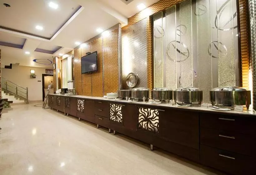 Fotos del hotel Le Cadre @ Kailash Metro:  3