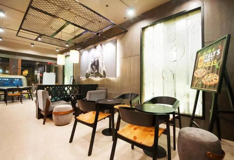 Fotos del hotel Le Cadre @ Kailash Metro:  15