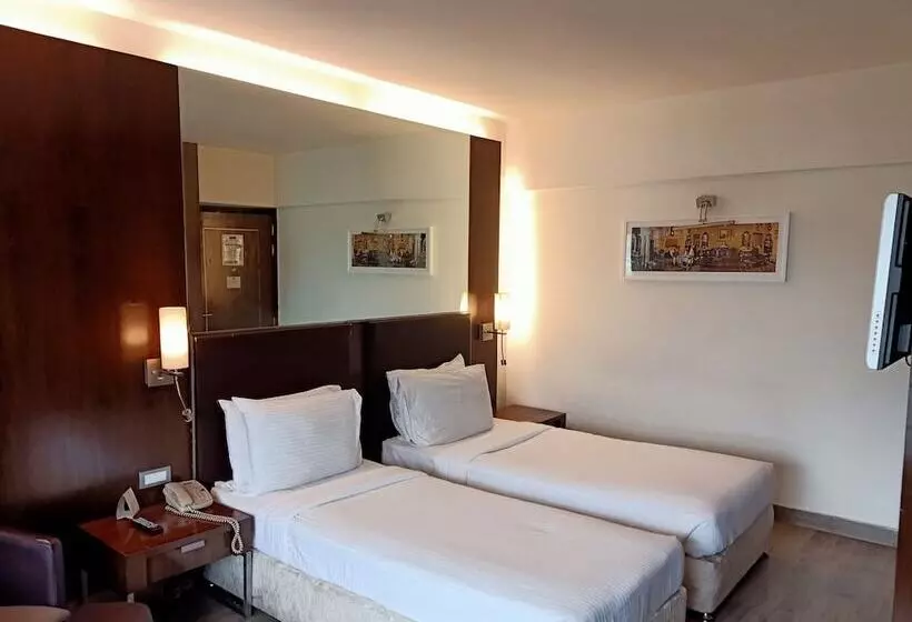 Fotos del hotel St Laurn Koregaon Park Pune:  15