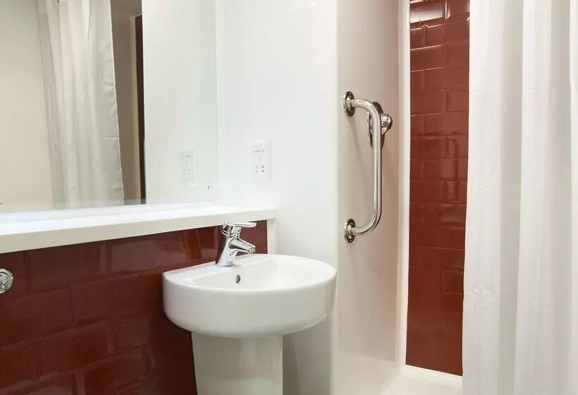 Fotos del hotel Travelodge Glasgow Braehead:  5