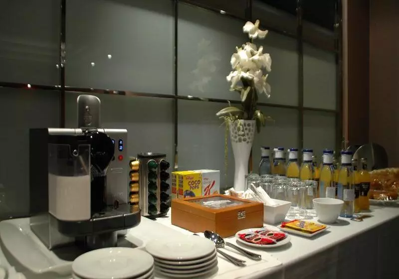 Fotos del hotel Washington Parquesol Suites &:  18