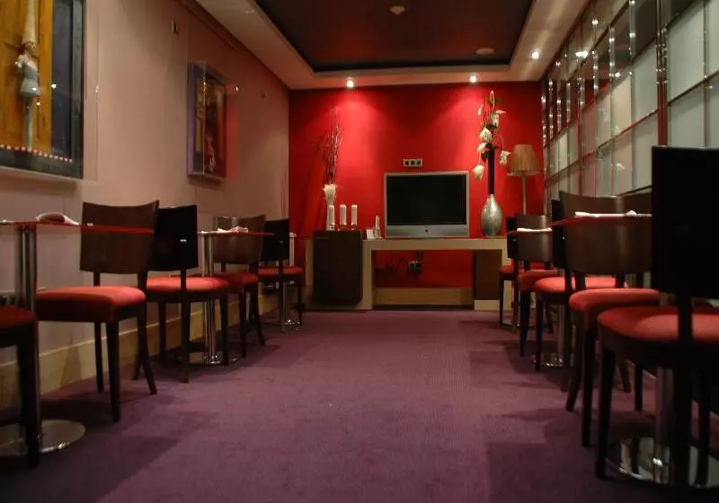 Fotos del hotel Washington Parquesol Suites &:  5