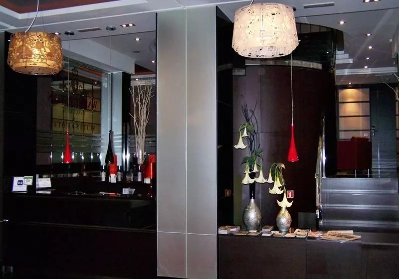 Fotos del hotel Washington Parquesol Suites &:  11