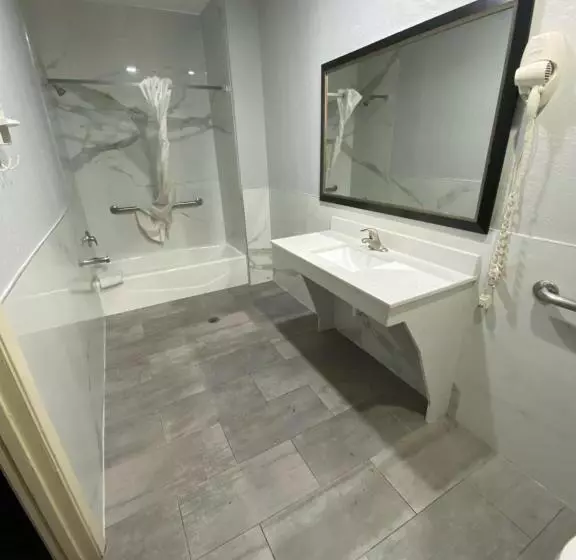 Fotos del hotel Super 8 By Wyndham Houston Hobby Airport South:  9