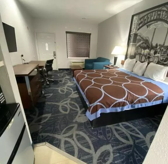 Super 8 By Wyndham Houston Hobby Airport South