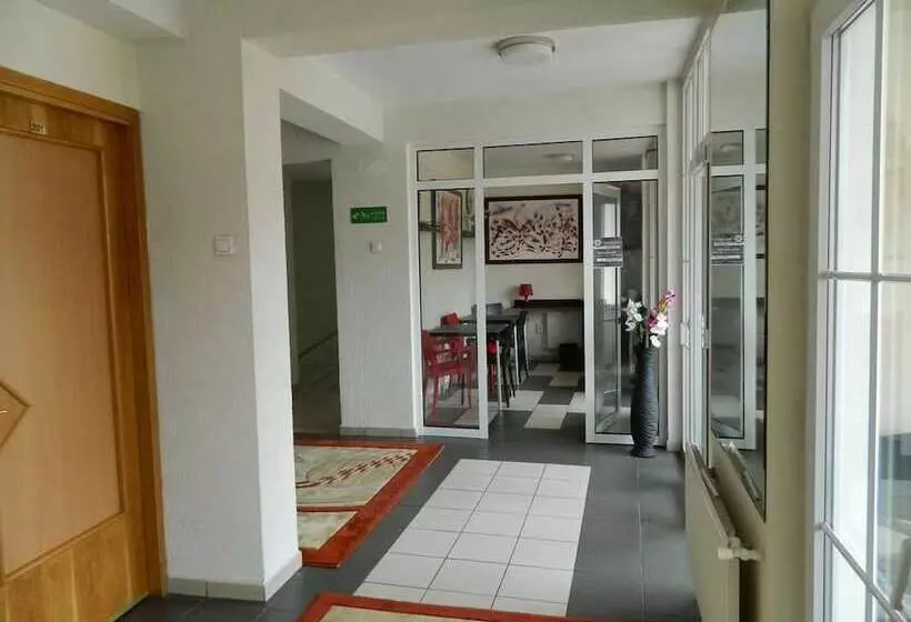 Fotos del hotel Tranzzit:  3