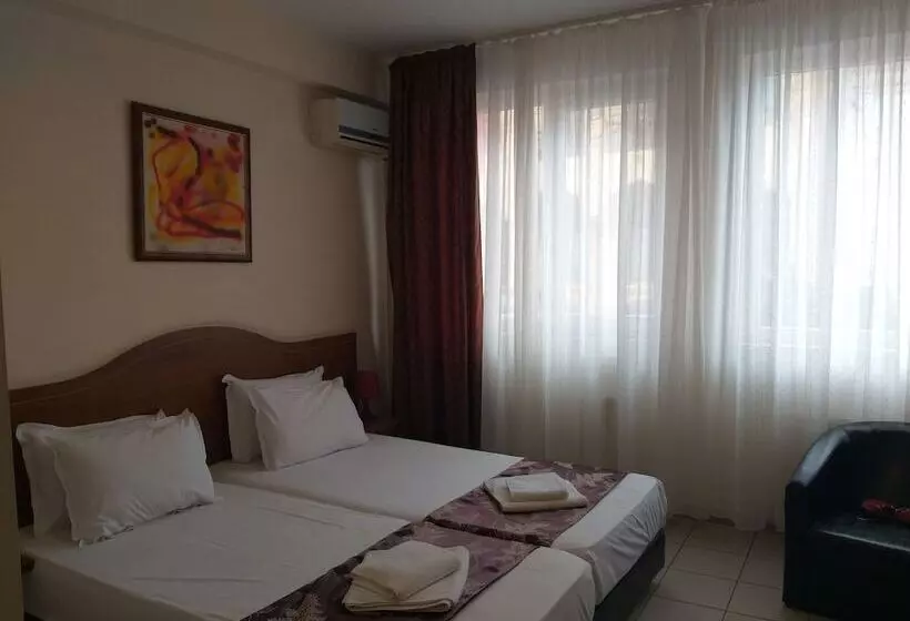 Fotos del hotel Tranzzit:  19