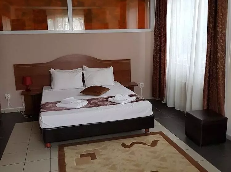 Fotos del hotel Tranzzit:  11