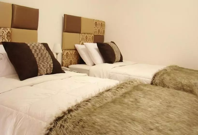 Fotos del hotel Hostal Media Luna:  12