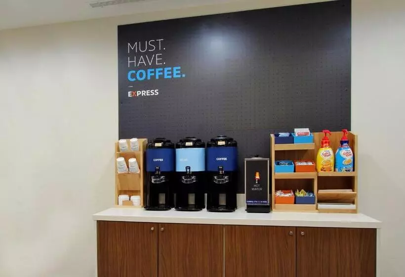 Fotos del hotel Holiday Inn Express & Suites  Miami, An Ihg:  13